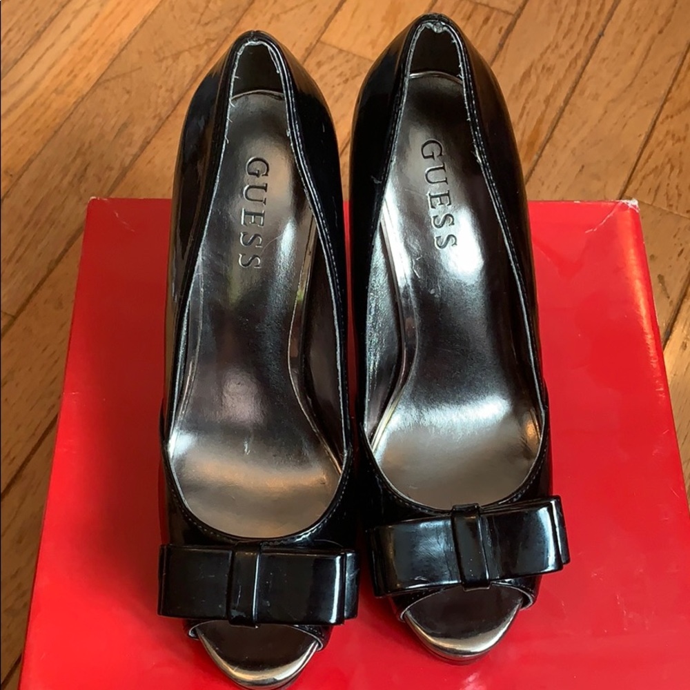Size 7 Guess heels